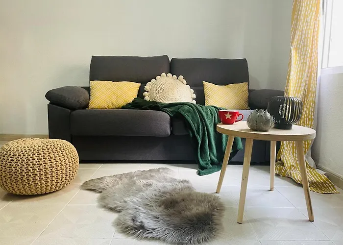Cozy 2-Bedroom Serviced Apartment With Netflix