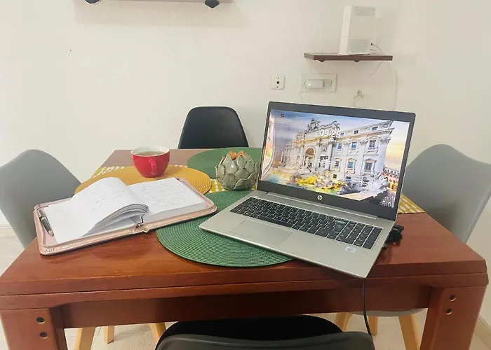 Cozy 2-Bedroom Serviced Apartment With Netflix